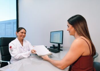 Risco cardíaco da mulher pode aumentar antes da menopausa, alerta especialista
