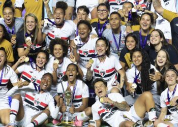 São Paulo segura Corinthians e é campeão brasileiro pela 1ª vez