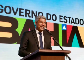 Jerônimo Rodrigues é reeleito governador da Bahia; Rui e Wagner ganham para o Senado