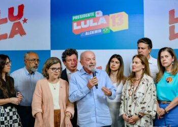 Lula celebra avanço do fim da 6×1 e defende investimento público