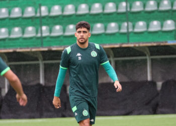 Recuperado de lesão, Victor Caetano conta as horas para voltar aos jogos da Chapecoense