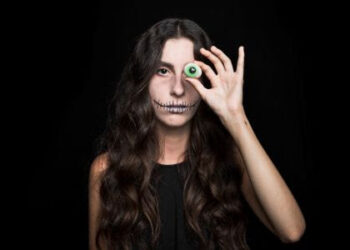 8 dicas para evitar que a maquiagem de Halloween vire um pesadelo ocular