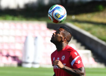 Invicto na Bulgária, David Pastor mira ‘duelo brasileiro’ com o Monaco de Filipe Luís