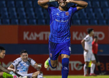 Daniel dos Anjos marca seu sexto gol em seis jogos e leva o Becamex à terceira colocação no Vietnã