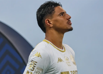 Decisivo na vitória sobre o Fluminense, aniversariante Túlio Eduardo quer comemorar data com mais um resultado positivo pela Chape